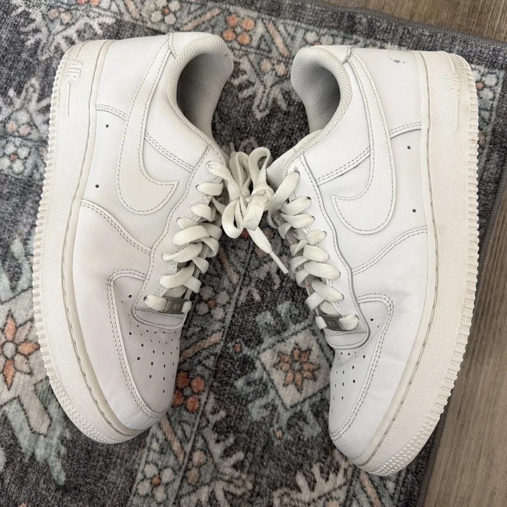 Nike Air Force 1 Low Top Men's Triple White Lace-Up Athletic Sneakers Size 8